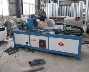 角鐵法蘭四（sì）槍（qiāng）自動焊接生產線（xiàn） (5)